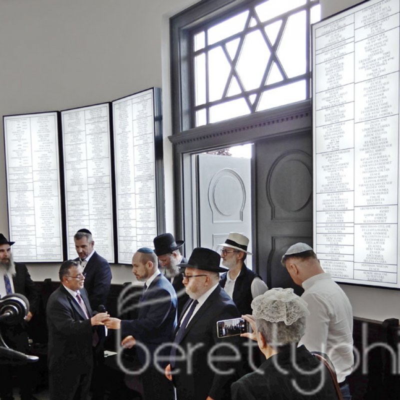 Átadták a felújított zsinagógát 63